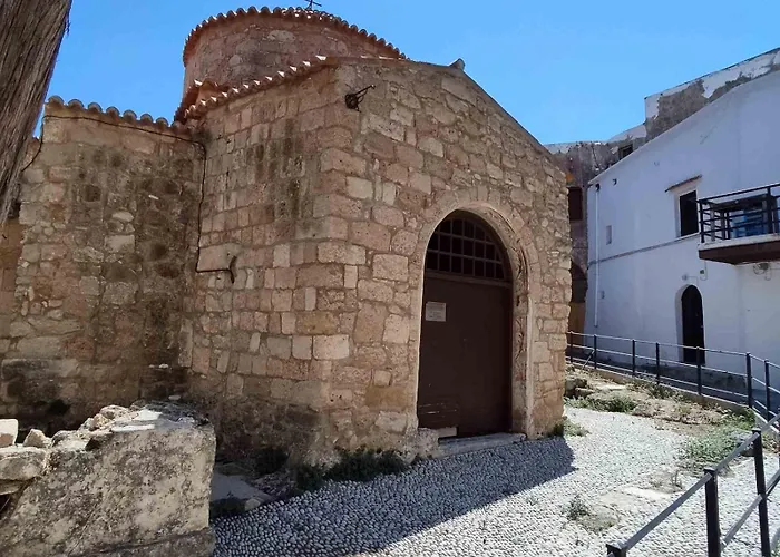 Rhodes Youth Hostel Adults Only 18-40